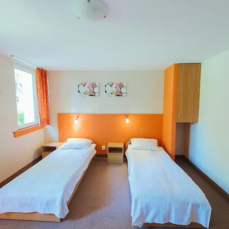 Pod Sosnami Szálloda Osieck