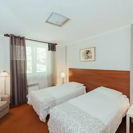 Pod Sosnami 2* Osieck