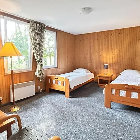 Hotel Pod Sosnami 2*