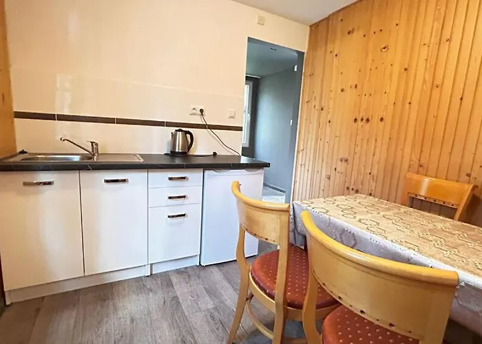 Pod Sosnami 2* Osieck